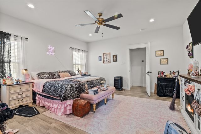 134 Buddy Court, Millsap, TX 76066