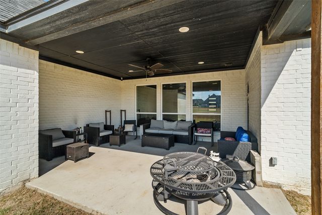 134 Buddy Court, Millsap, TX 76066