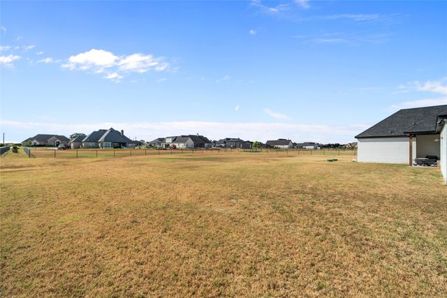 134 Buddy Court, Millsap, TX 76066