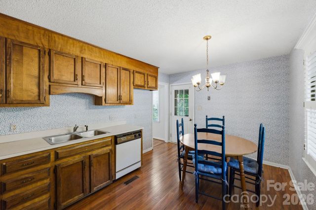 708 Hickory Hill Court, Gastonia, NC 28054