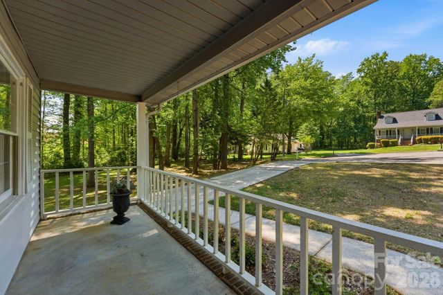 708 Hickory Hill Court, Gastonia, NC 28054