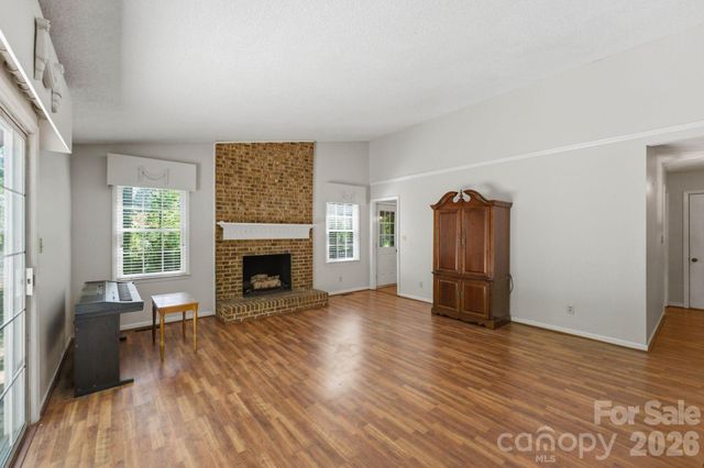 708 Hickory Hill Court, Gastonia, NC 28054