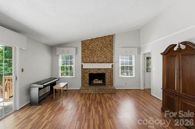 708 Hickory Hill Court, Gastonia, NC 28054