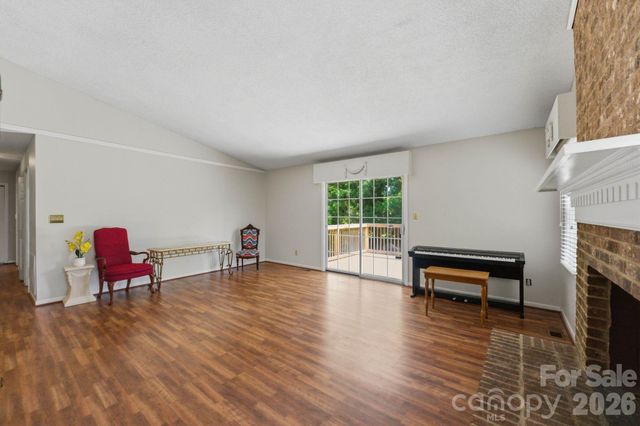 708 Hickory Hill Court, Gastonia, NC 28054