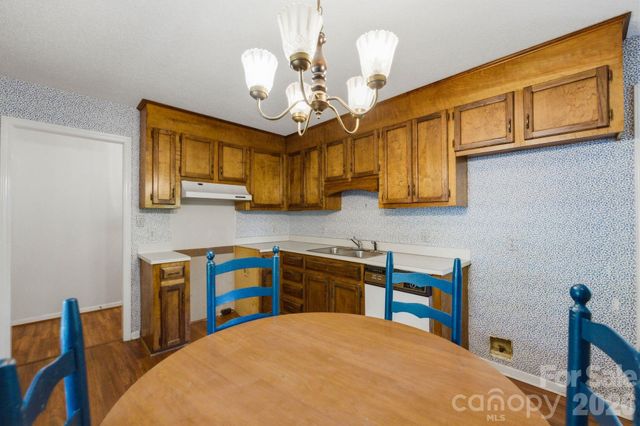 708 Hickory Hill Court, Gastonia, NC 28054