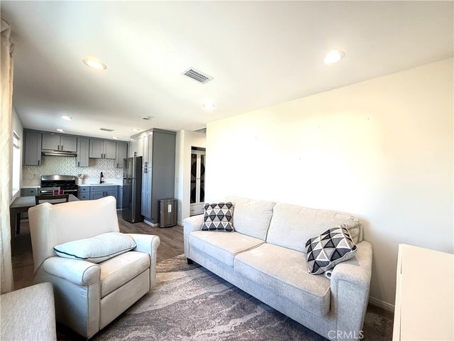 14080 Mohawk, Apple Valley, CA 92307