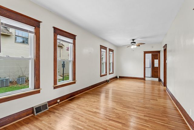 324 E 13th Street, Lockport, IL 60441