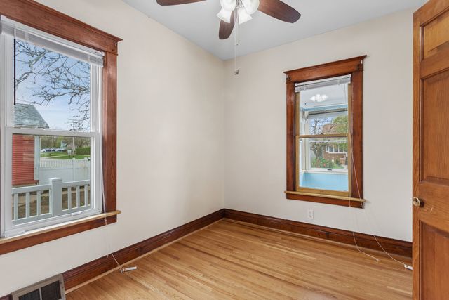 324 E 13th Street, Lockport, IL 60441