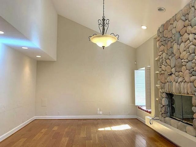 University Avenue, Los Gatos, CA 95030