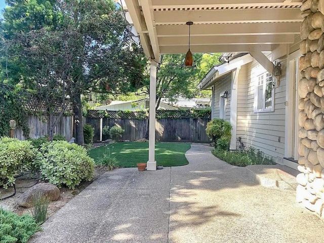 University Avenue, Los Gatos, CA 95030