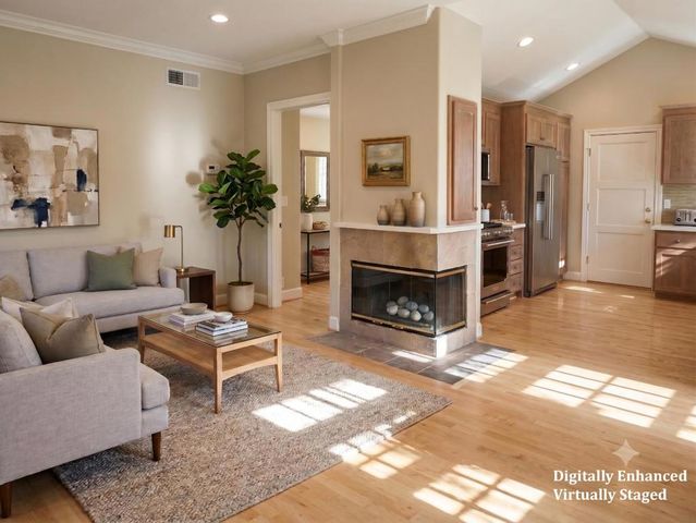 University Avenue, Los Gatos, CA 95030