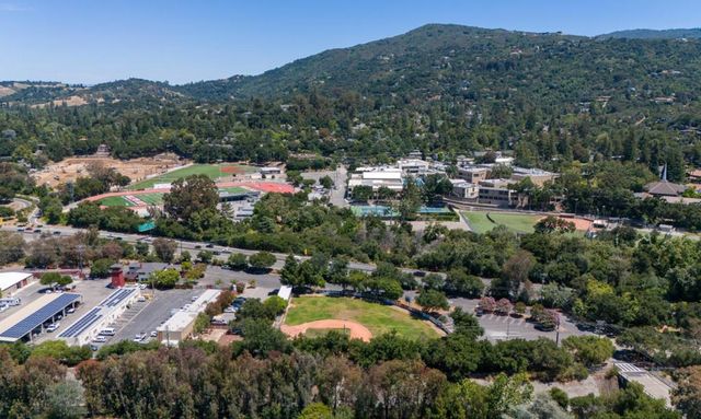 University Avenue, Los Gatos, CA 95030