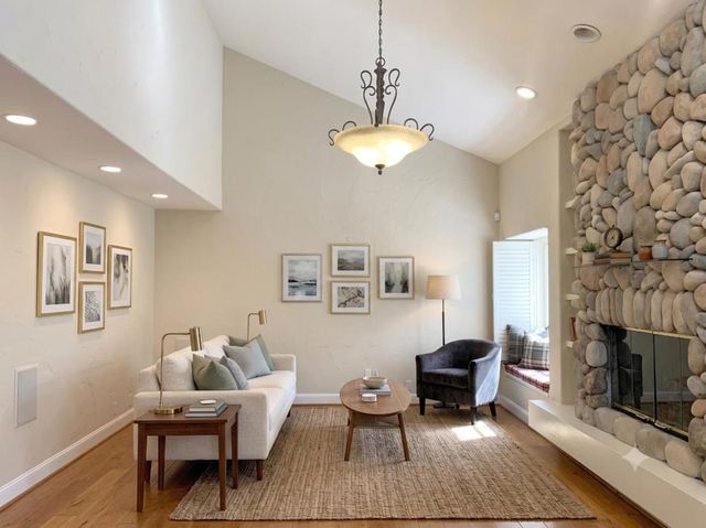 University Avenue, Los Gatos, CA 95030