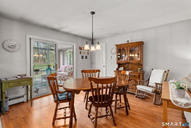 8 Crystal Ball Court, Ellington, CT 06029