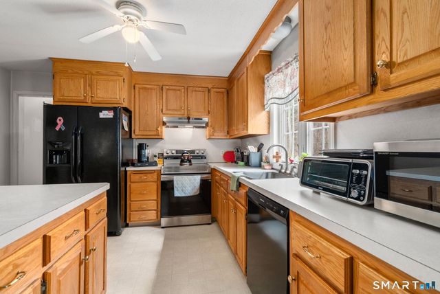8 Crystal Ball Court, Ellington, CT 06029