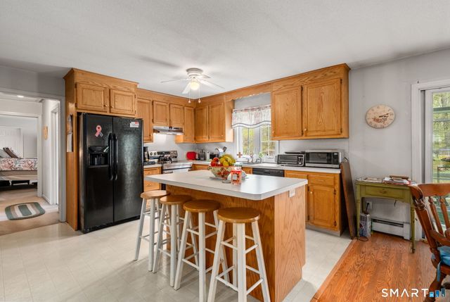 8 Crystal Ball Court, Ellington, CT 06029
