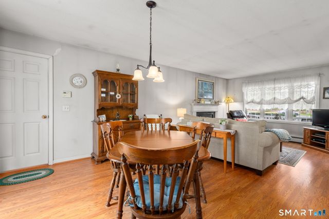 8 Crystal Ball Court, Ellington, CT 06029