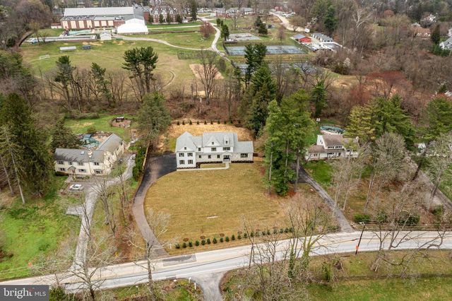 1427 SUGARTOWN RD, Berwyn, PA 19312