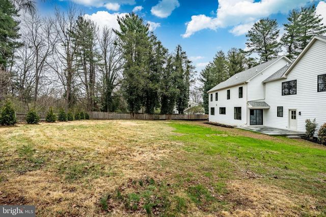 1427 SUGARTOWN RD, Berwyn, PA 19312