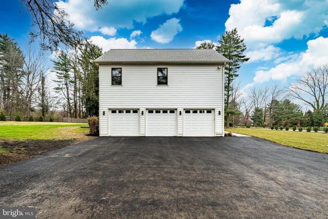 1427 SUGARTOWN RD, Berwyn, PA 19312