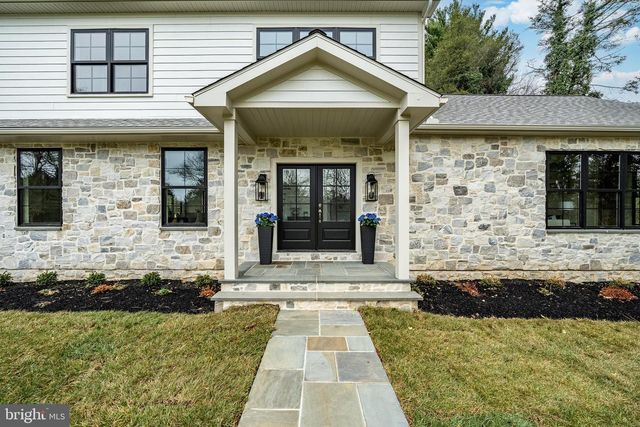 1427 SUGARTOWN RD, Berwyn, PA 19312