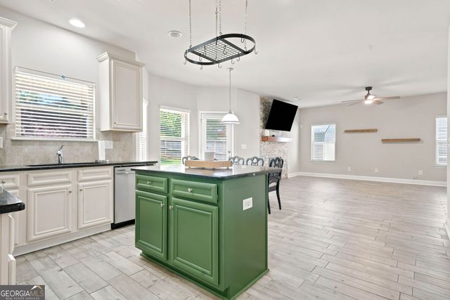 612 Ocean Avenue, Canton, GA 30114