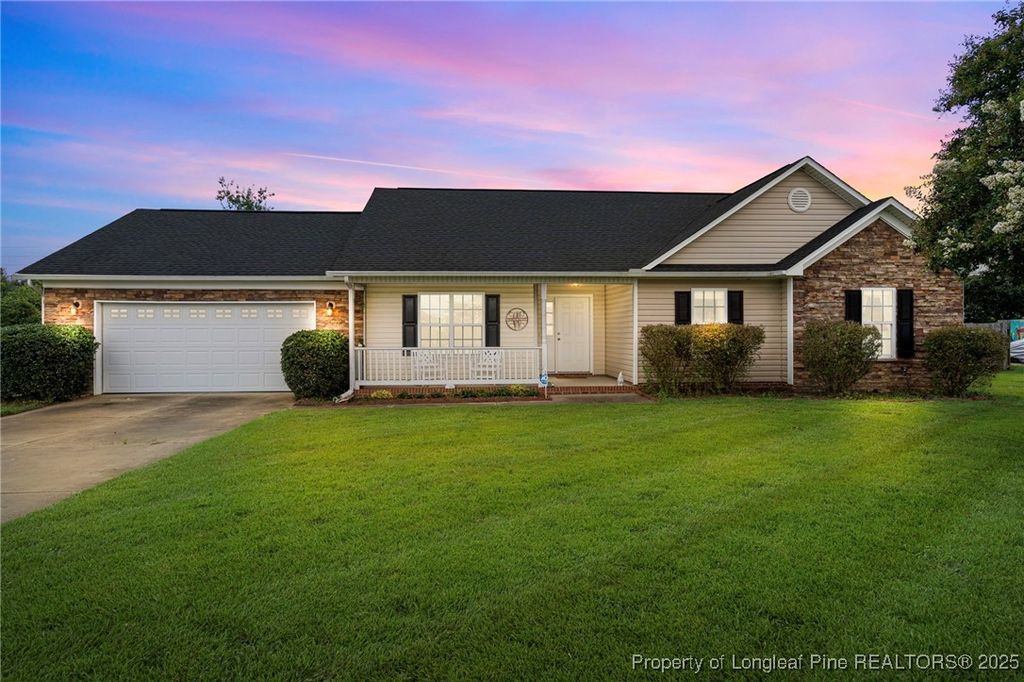 105 Scaley Bark Drive, Raeford, NC 28376