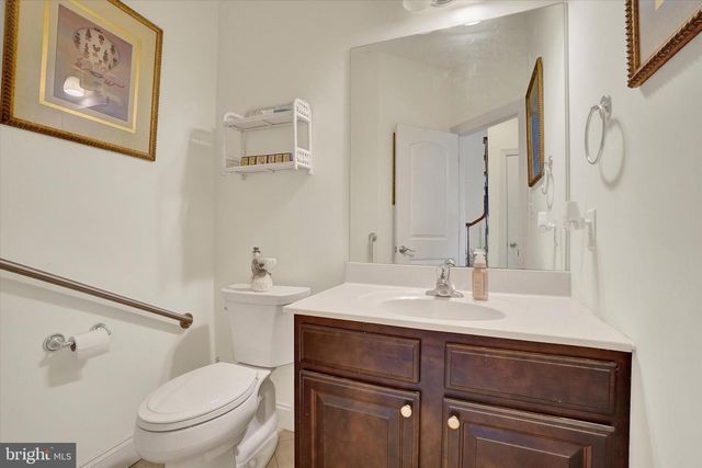 1415 WINTERBERRY DR, York, PA 17406