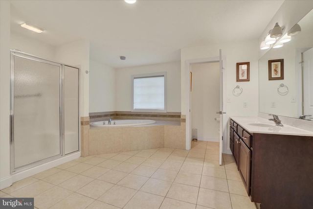 1415 WINTERBERRY DR, York, PA 17406