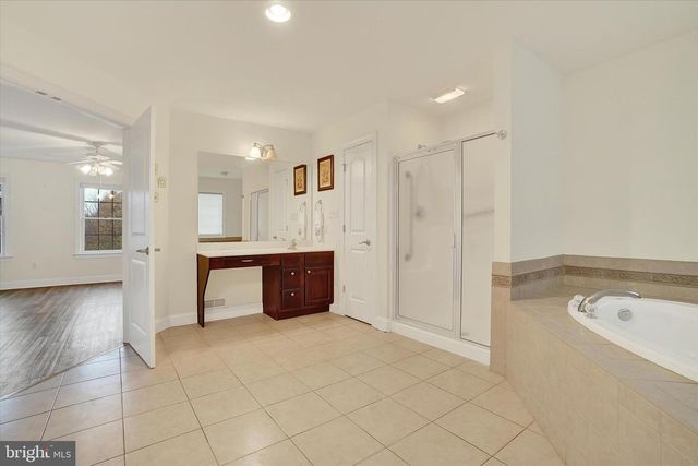 1415 WINTERBERRY DR, York, PA 17406