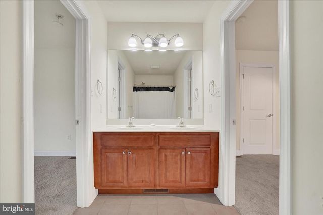 1415 WINTERBERRY DR, York, PA 17406