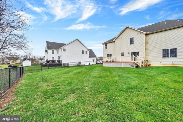 1415 WINTERBERRY DR, York, PA 17406