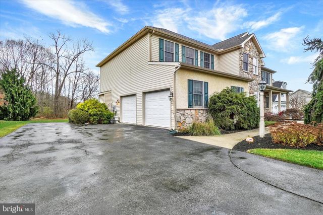 1415 WINTERBERRY DR, York, PA 17406