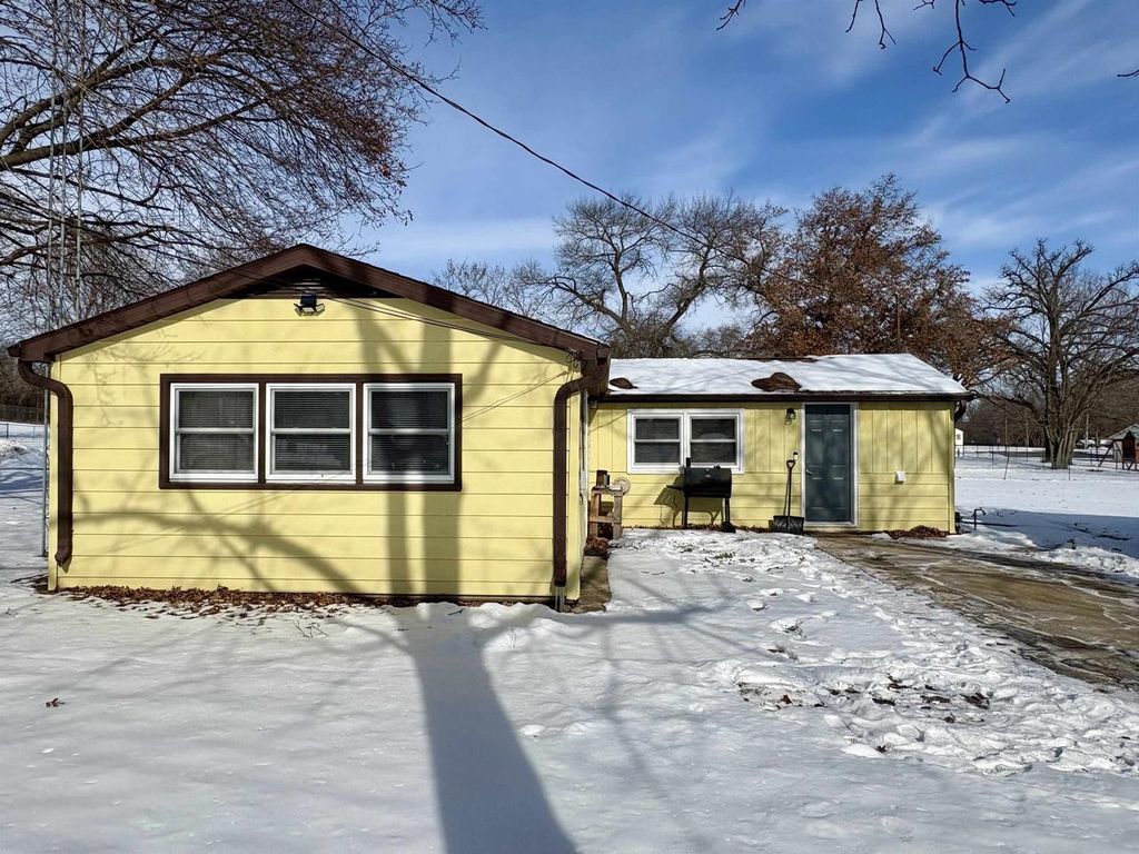 3724 W 5th Street, Afton, WI 53501