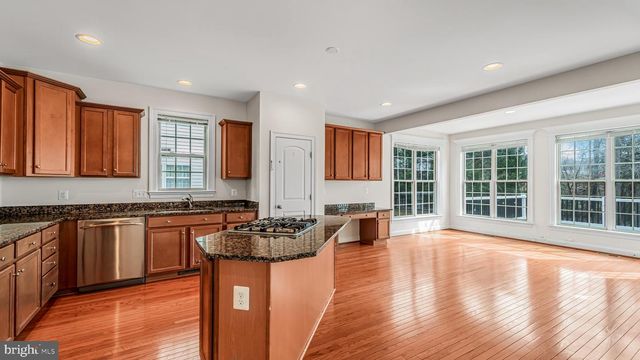 5664 LIBERTY MANOR CIR, Woodbridge, VA 22193
