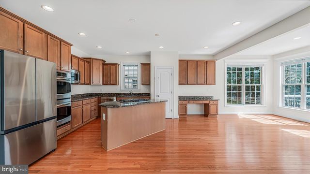 5664 LIBERTY MANOR CIR, Woodbridge, VA 22193
