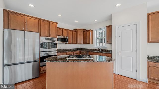 5664 LIBERTY MANOR CIR, Woodbridge, VA 22193