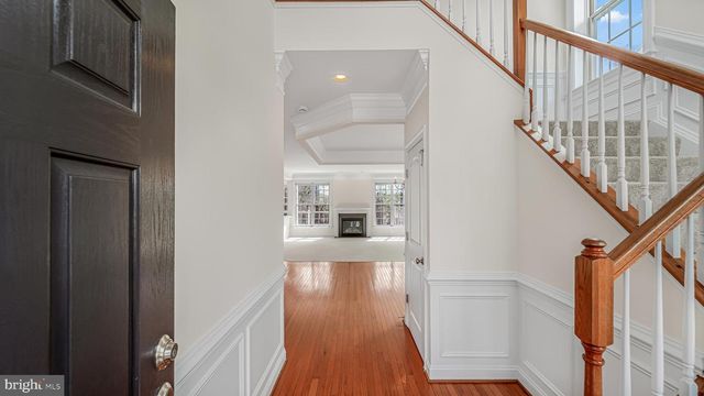 5664 LIBERTY MANOR CIR, Woodbridge, VA 22193