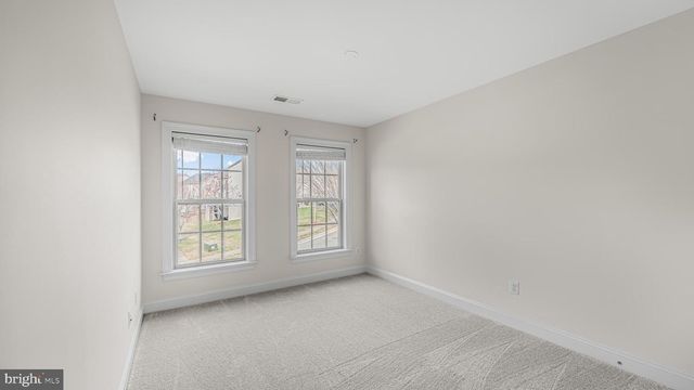 5664 LIBERTY MANOR CIR, Woodbridge, VA 22193