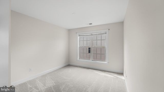 5664 LIBERTY MANOR CIR, Woodbridge, VA 22193