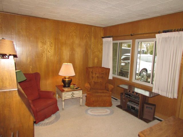 203 Grand AVENUE, Thiensville, WI 53092