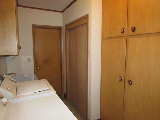 203 Grand AVENUE, Thiensville, WI 53092