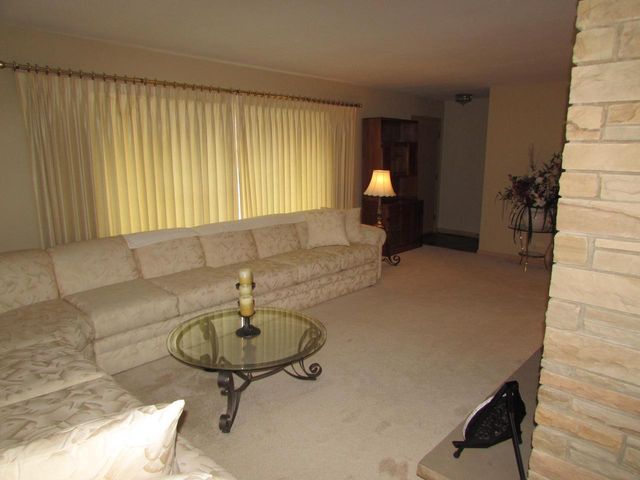 203 Grand AVENUE, Thiensville, WI 53092