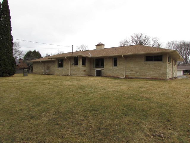 203 Grand AVENUE, Thiensville, WI 53092