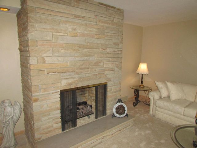 203 Grand AVENUE, Thiensville, WI 53092