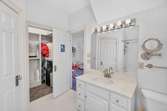 123 Dunham Springs Ln, Nashville, TN 37205