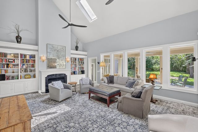 123 Dunham Springs Ln, Nashville, TN 37205