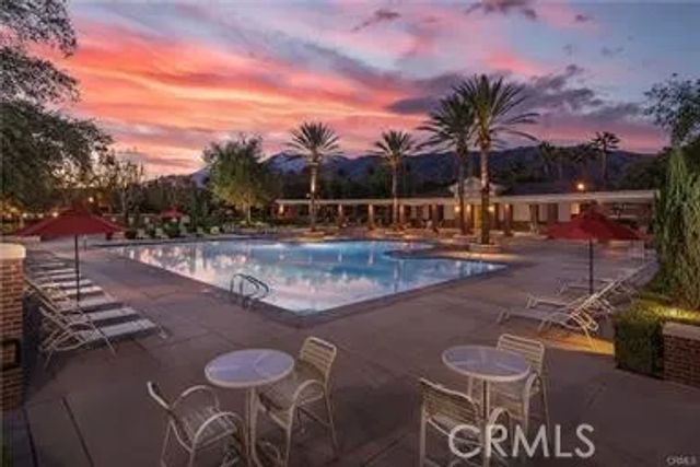 5585 Kate Way 6, Fontana, CA 92336