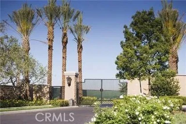 5585 Kate Way 6, Fontana, CA 92336