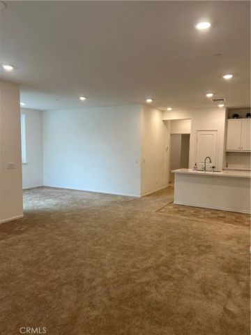 5585 Kate Way 6, Fontana, CA 92336